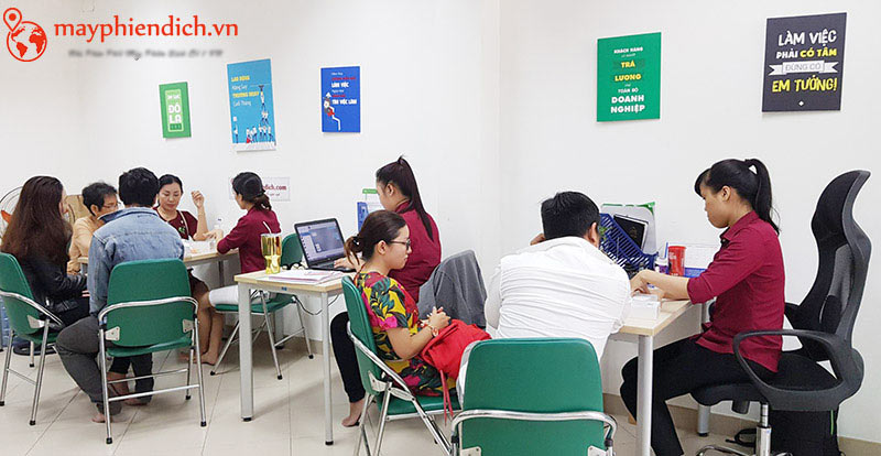 Khách đến mua hàng tại mayphiendich.vn
