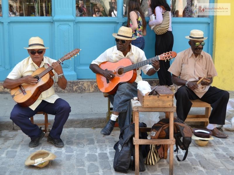 Vì sao người dân Cuba nói tiếng Tây Ban Nha